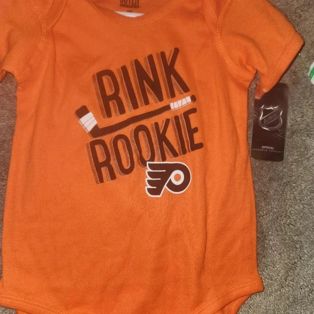 Philadelphia Flyers oneises NWT - Picture 1 of 8